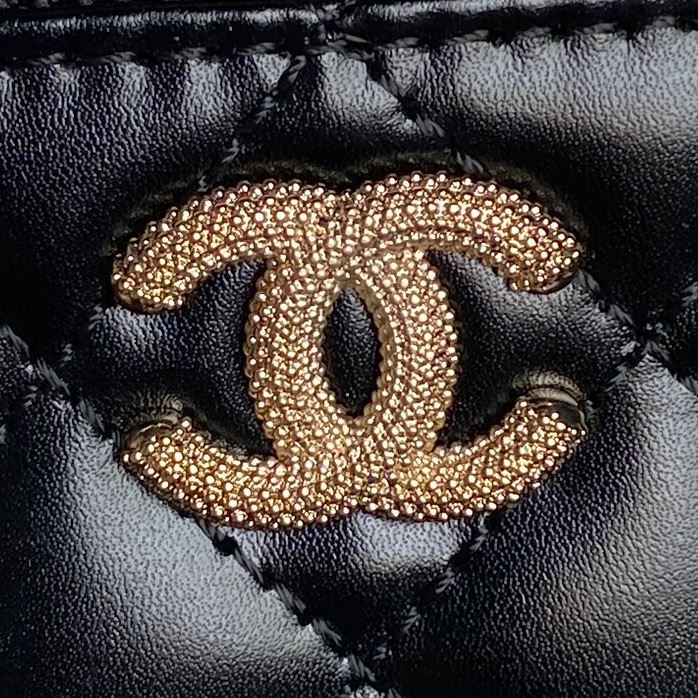 Ch**el cosmetic bags